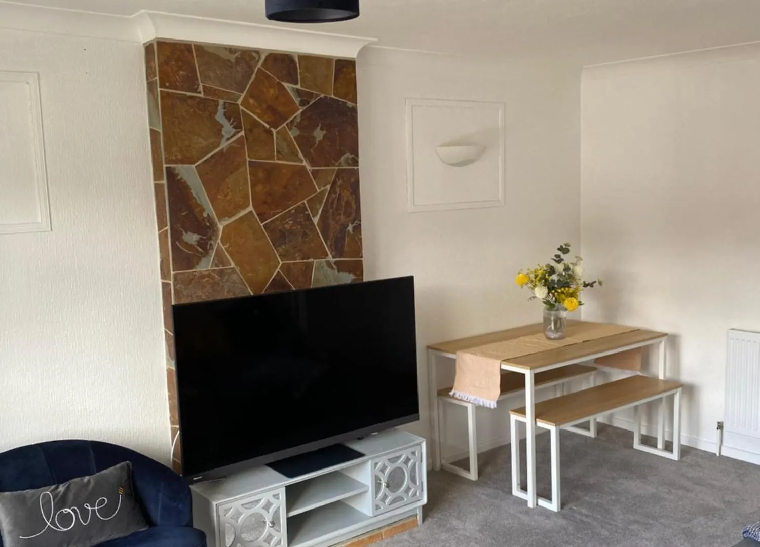 Spacious 2 Bed Village Flat Sleeps 4/6 Nottingham