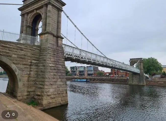 Spacious 2 Bed Village Flat Sleeps 4/6 Nottingham Apartment