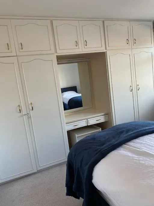 Spacious 2 Bed Village Flat Sleeps 4/6 Nottingham United Kingdom